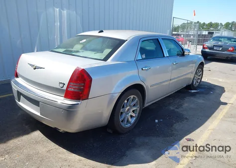 2005 Chrysler 300C z USA, uszkodzony, nr VIN 2C3AA63H05H665672
